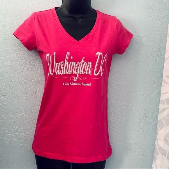 Next Level Pink Graphic Washington DC V-neck T-shirt Size Medium - Picture 1 of 7